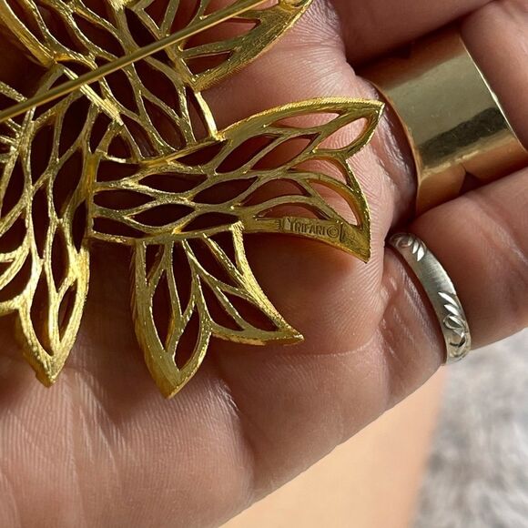 Vintage crown trifari brooch - Picture 5 of 11